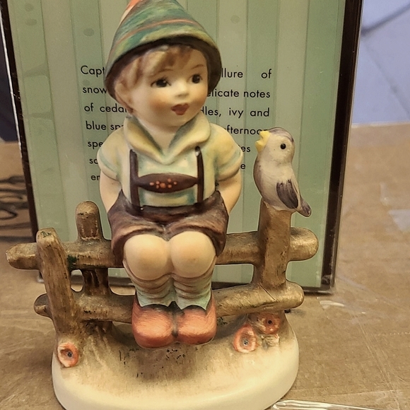 Vintage hummel TMK5 HUMMEL GOEBEL 111 3/0 3 3/4"H
